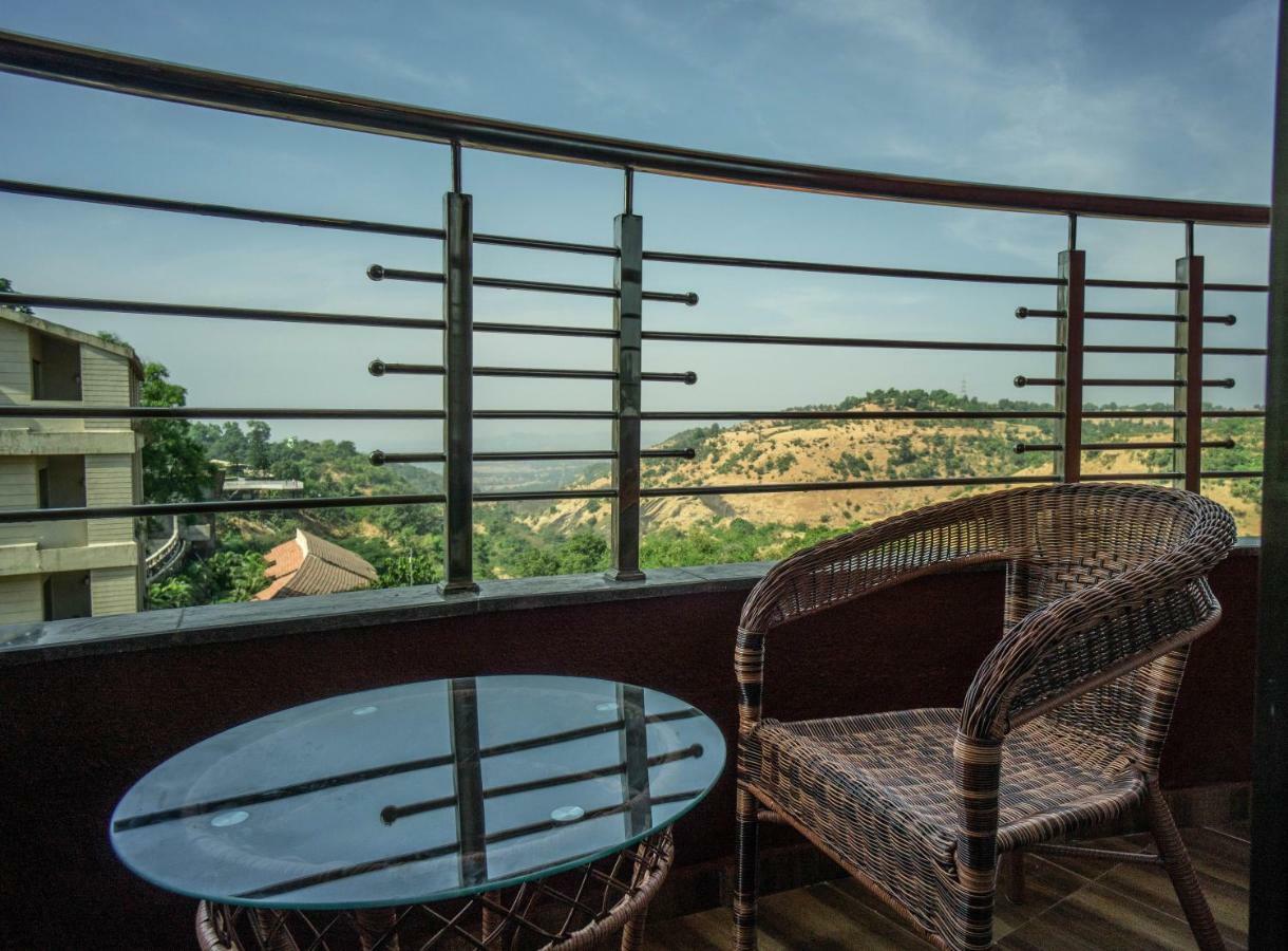 Pooja Villa Suites-Rooms And Pool, Igatpuri Exterior foto